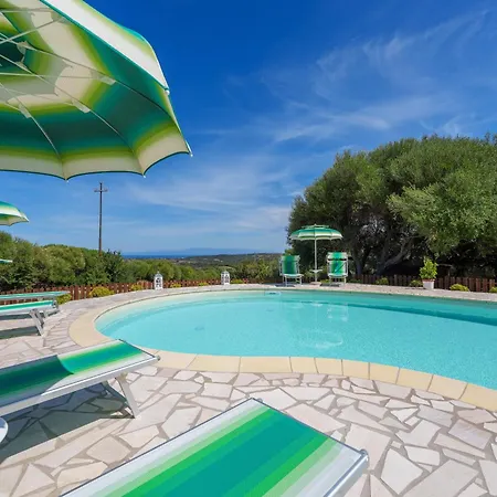 Casa Ginestre Piscina E Vista Mare Aglientu